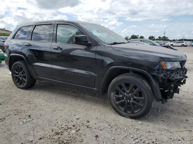 1C4RJFAG0JC166182 - 2018 JEEP GRAND CHER LAREDO BLACK photo 4