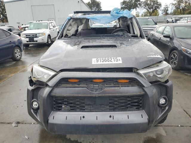 JTEZU5JR3L5216904 - 2020 TOYOTA 4RUNNER SR5 灰色 照片 5