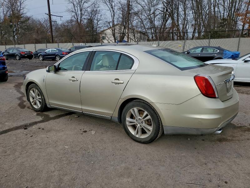 1LNHL9DR2AG616360 - 2010 LINCOLN MKS TAN photo 2