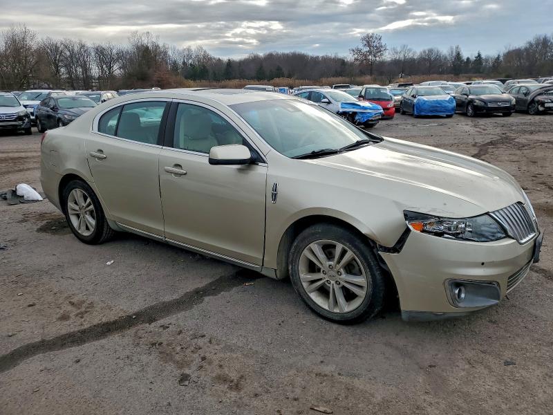 1LNHL9DR2AG616360 - 2010 LINCOLN MKS TAN photo 4
