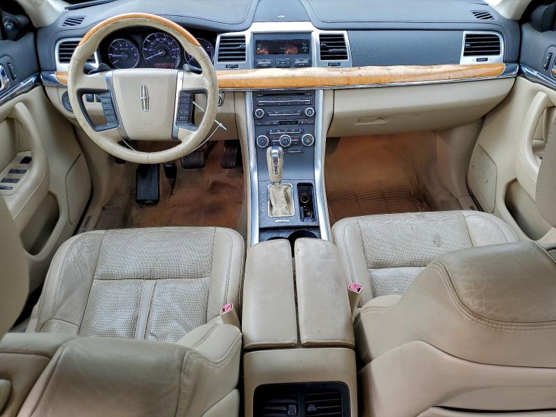 1LNHL9DR2AG616360 - 2010 LINCOLN MKS TAN photo 8