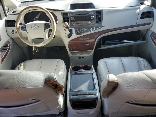 5TDYK3DC6CS188611 - 2012 TOYOTA SIENNA XLE GRAY photo 8