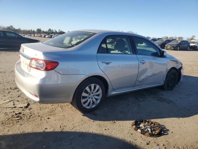 2T1BU4EE4DC977615 - 2013 TOYOTA COROLLA BASE SILVER photo 3