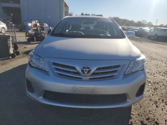 2T1BU4EE4DC977615 - 2013 TOYOTA COROLLA BASE SILVER photo 5