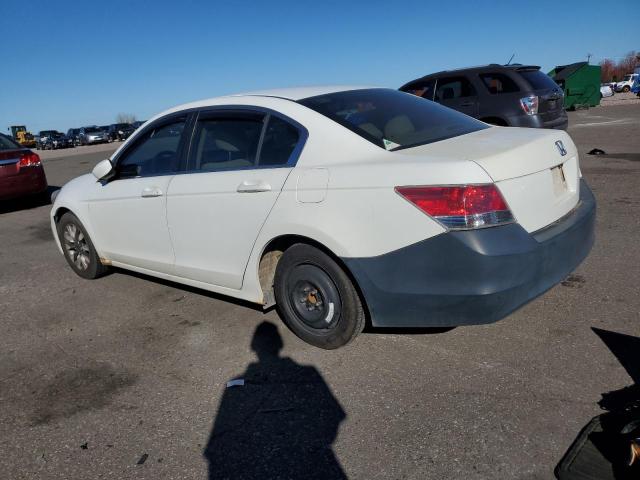 1HGCP2F44CA020900 - 2012 HONDA ACCORD LXP WHITE photo 2