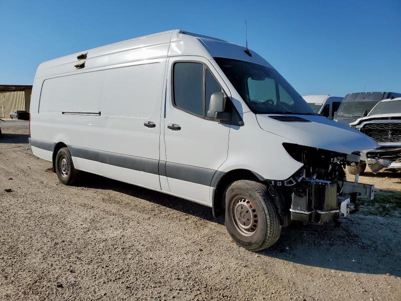 W1W4DDHY6MT051115 - 2021 MERCEDES-BENZ SPRINTER 2500 WHITE photo 4
