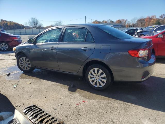 2T1BU4EE2DC001610 - 2013 TOYOTA COROLLA BASE Gris photo 2