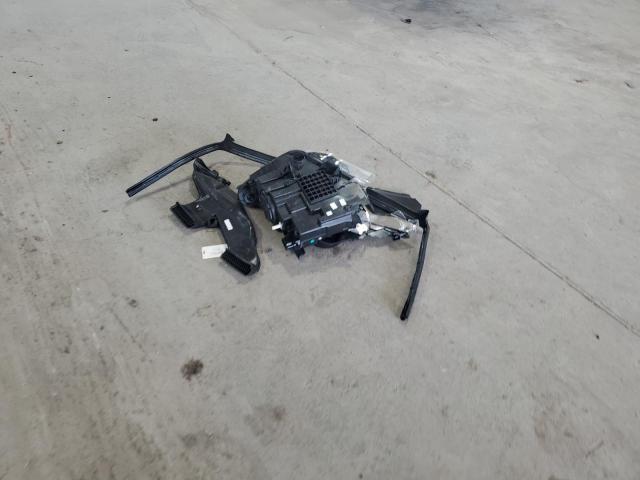 WBXHT3C3XJ5K27446 - 2018 BMW X1 XDRIVE28I WHITE photo 13