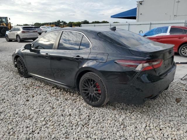 4T1G11AK8PU785626 - 2023 TOYOTA CAMRY SE NIGHT SHADE BLACK photo 2