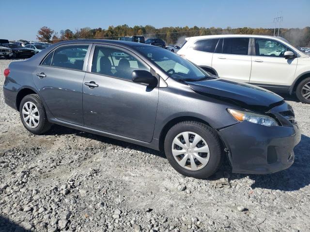 5YFBU4EE3DP153976 - 2013 TOYOTA COROLLA BASE رمادي صورة 4