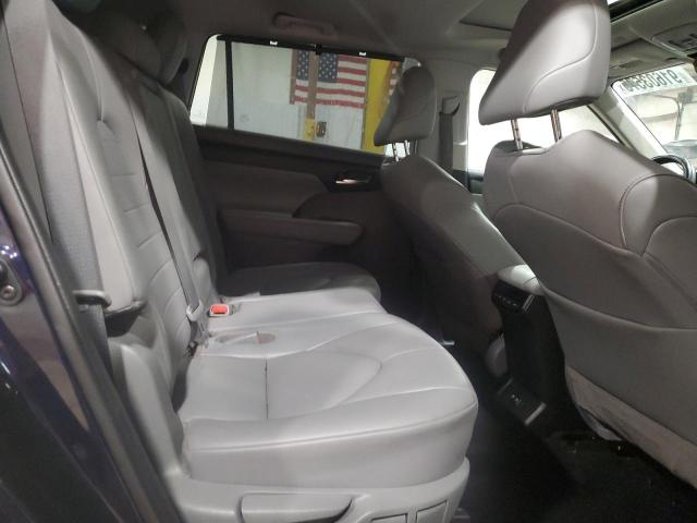 5TDHZRBHXLS050325 - 2020 TOYOTA HIGHLANDER XLE BLUE photo 11