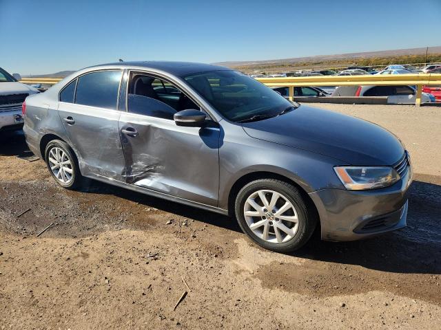 3VWDX7AJXDM425948 - 2013 VOLKSWAGEN JETTA SE 灰色 照片 4