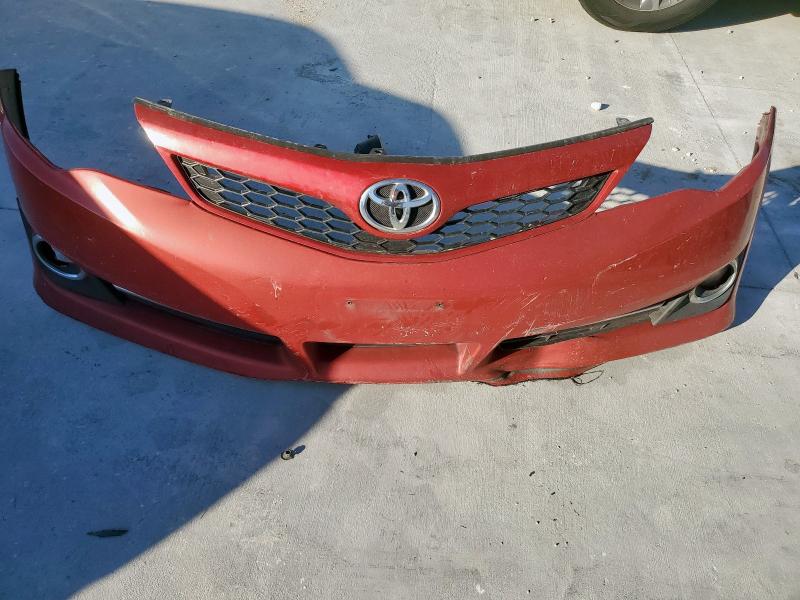 4T1BF1FKXCU500343 - 2012 TOYOTA CAMRY BASE RED photo 12