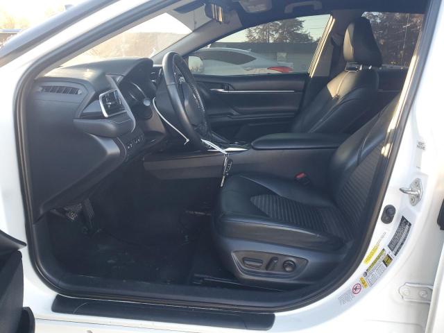 4T1B11HK9JU072841 - 2018 TOYOTA CAMRY L WHITE photo 7