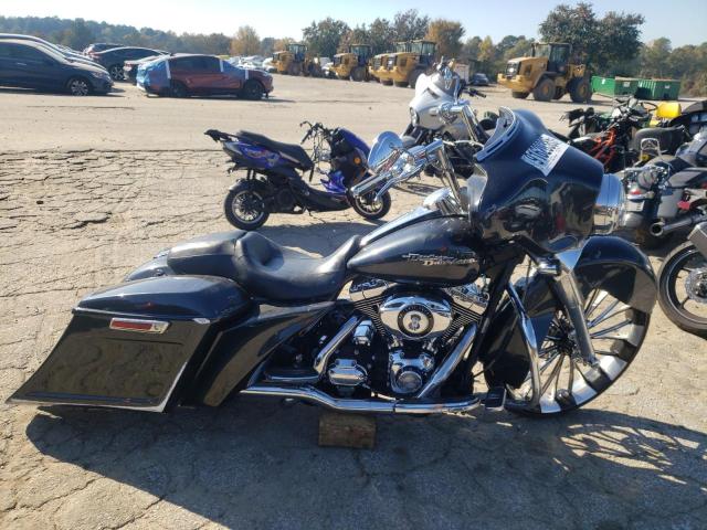 2010 HARLEY-DAVIDSON FLHX, 