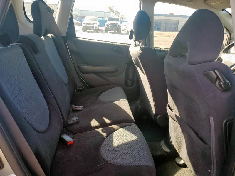 JHMGD37488S011761 - 2008 HONDA FIT Grau Foto 10