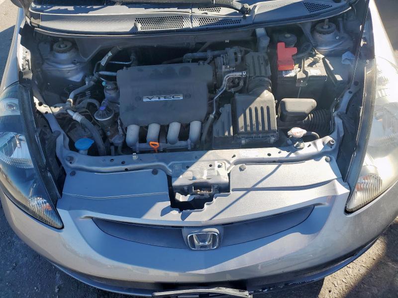 JHMGD37488S011761 - 2008 HONDA FIT Grau Foto 11
