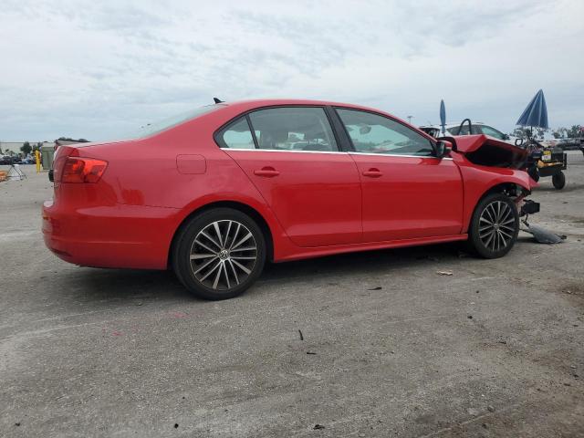 3VWDX7AJ7DM310482 - 2013 VOLKSWAGEN JETTA SE RED photo 3