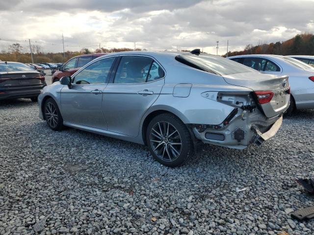 4T1F11BK1MU022031 - 2021 TOYOTA CAMRY XLE SILVER photo 2