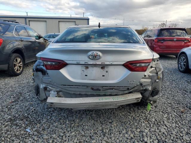 4T1F11BK1MU022031 - 2021 TOYOTA CAMRY XLE SILVER photo 6