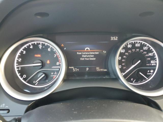 4T1F11BK1MU022031 - 2021 TOYOTA CAMRY XLE SILVER photo 9