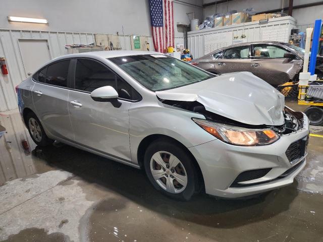 1G1BC5SM9J7117459 - 2018 CHEVROLET CRUZE LS 银色 照片 4