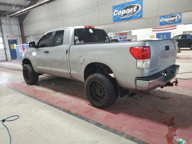 5TFRM5F17DX053347 - 2013 TOYOTA TUNDRA DOUBLE CAB SR5 SILVER photo 2