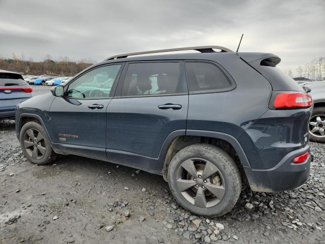 1C4PJMCS2GW299434 - 2016 JEEP CHEROKEE LATITUDE GRAY photo 2