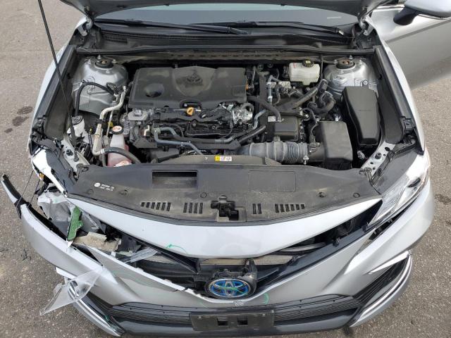 4T1F31AK2RU069216 - 2024 TOYOTA CAMRY XLE SILVER photo 11