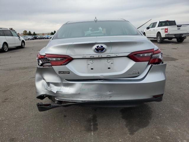 4T1F31AK2RU069216 - 2024 TOYOTA CAMRY XLE SILVER photo 6