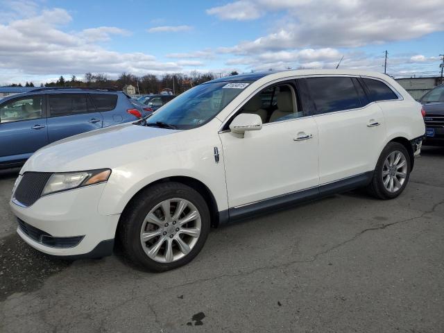 2013 LINCOLN MKT, 