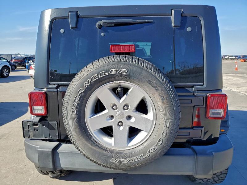 1C4BJWDG3HL696833 - 2017 JEEP WRANGLER U SPORT BLACK photo 6