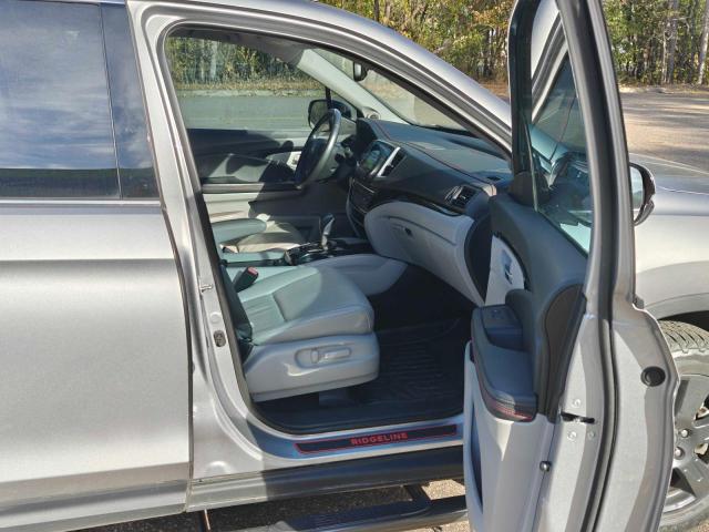 5FPYK3F78JB006769 - 2018 HONDA RIDGELINE RTL Серебристый фото 5