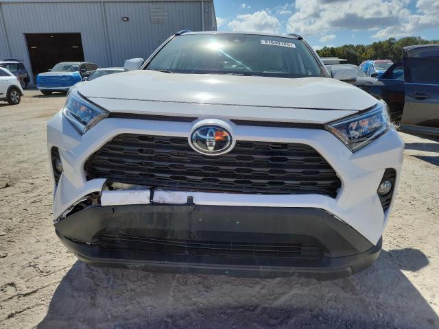 2T3W1RFV4MC161968 - 2021 TOYOTA RAV4 XLE WHITE photo 5