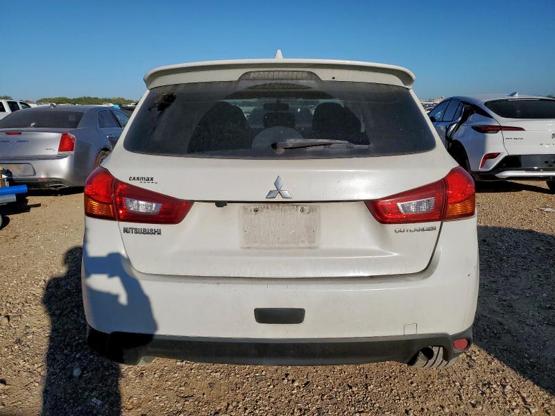 JA4AP3AUXHZ039893 - 2017 MITSUBISHI OUTLANDER ES 白色 照片 6