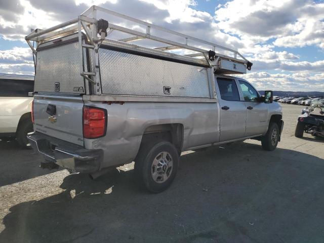 1GC1KUEG8JF233621 - 2018 CHEVROLET SILVERADO K2500 HEAVY DUTY SILVER photo 3