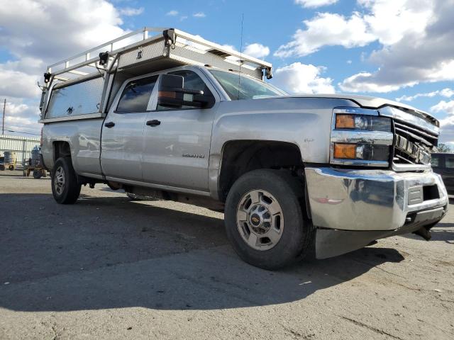 1GC1KUEG8JF233621 - 2018 CHEVROLET SILVERADO K2500 HEAVY DUTY SILVER photo 4