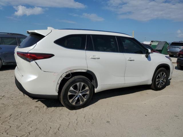 5TDGZRAH4MS533680 - 2021 TOYOTA HIGHLANDER XLE Beyaz fotoğraf 3