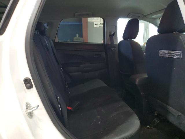 4A4AR3AU8FE041171 - 2015 MITSUBISHI OUTLANDER ES 白色 照片 11