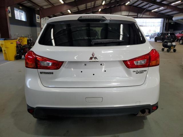 4A4AR3AU8FE041171 - 2015 MITSUBISHI OUTLANDER ES 白色 照片 6