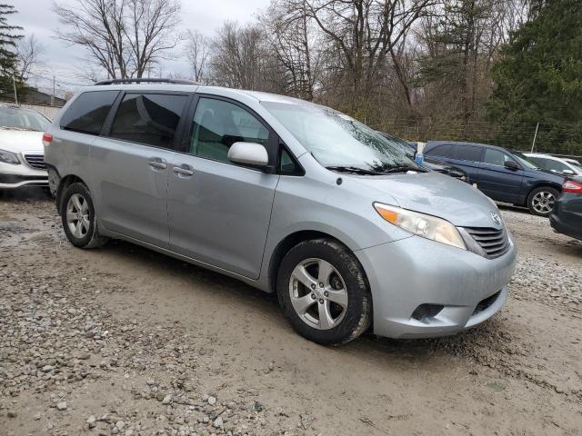 5TDKK3DC6BS068358 - 2011 TOYOTA SIENNA LE Gümüş foto 4