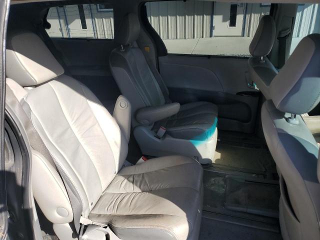 5TDYK3DC5BS037709 - 2011 TOYOTA SIENNA XLE SILVER photo 11