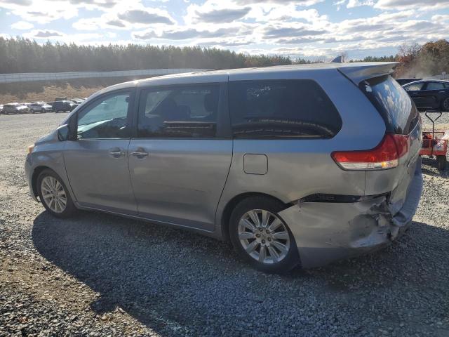 5TDYK3DC5BS037709 - 2011 TOYOTA SIENNA XLE SILVER photo 2