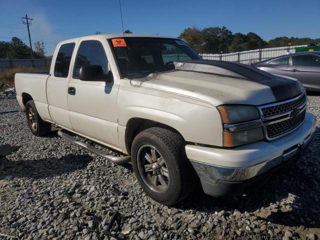 1GCEC19VX7Z200911 - 2007 CHEVROLET SILVERADO C1500 CLASSIC WHITE photo 4