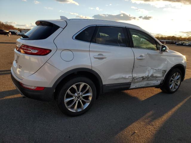 5LMCJ2D90HUL24514 - 2017 LINCOLN MKC SELECT WHITE photo 3