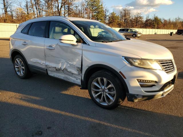 5LMCJ2D90HUL24514 - 2017 LINCOLN MKC SELECT WHITE photo 4