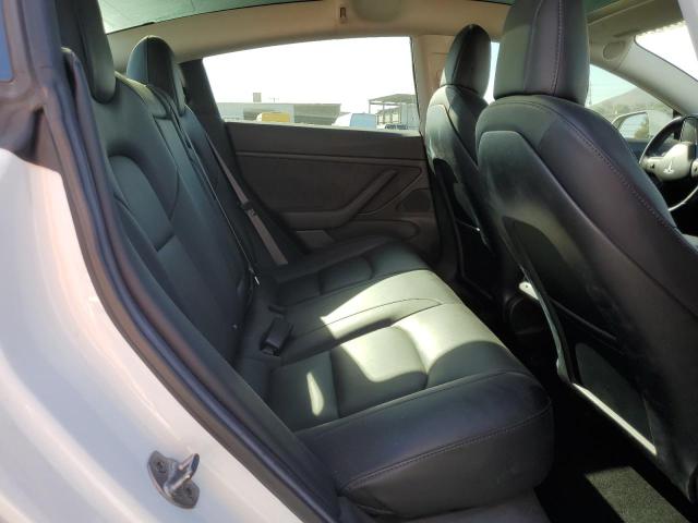 5YJ3E1EB4JF084258 - 2018 TESLA MODEL 3 Білий фото 11