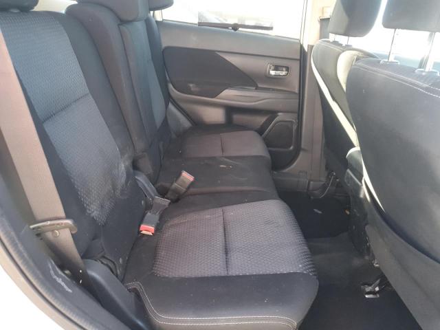 JA4AZ3A38JZ040077 - 2018 MITSUBISHI OUTLANDER SE SILVER photo 11