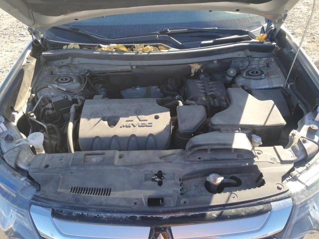 JA4AZ3A38JZ040077 - 2018 MITSUBISHI OUTLANDER SE SILVER photo 12