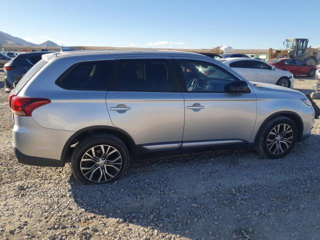 JA4AZ3A38JZ040077 - 2018 MITSUBISHI OUTLANDER SE SILVER photo 3